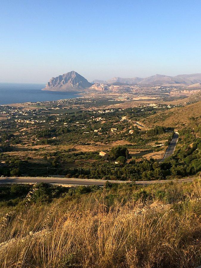 Widoczek z pierwszych km podjazddu na Erice