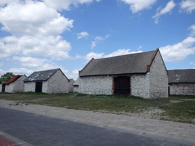 Żarki - kamienne stodoły z końca XIX i początku XX wieku