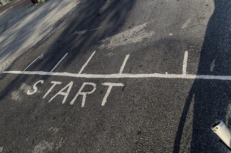 3..., 2..., 1...., start