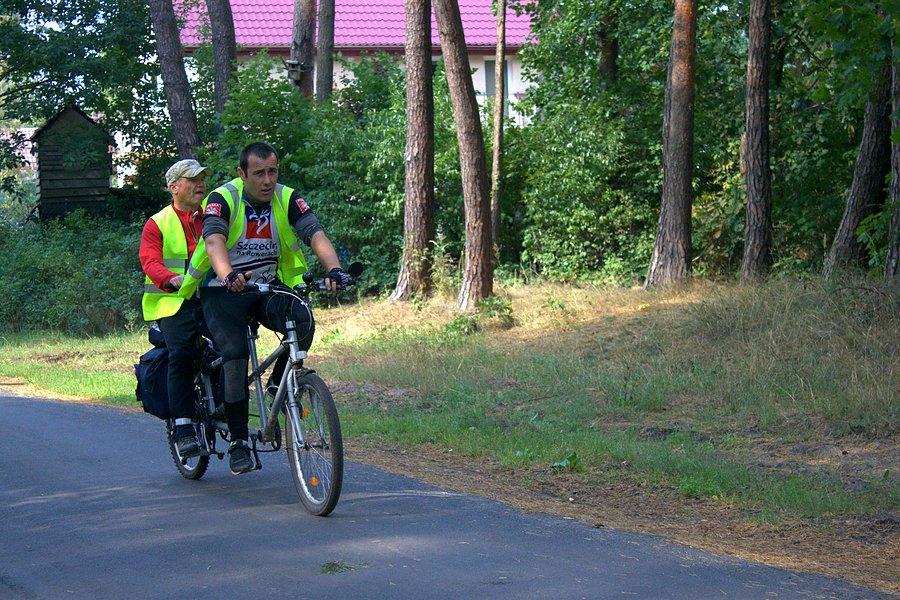 Daniel i Arek w drodze