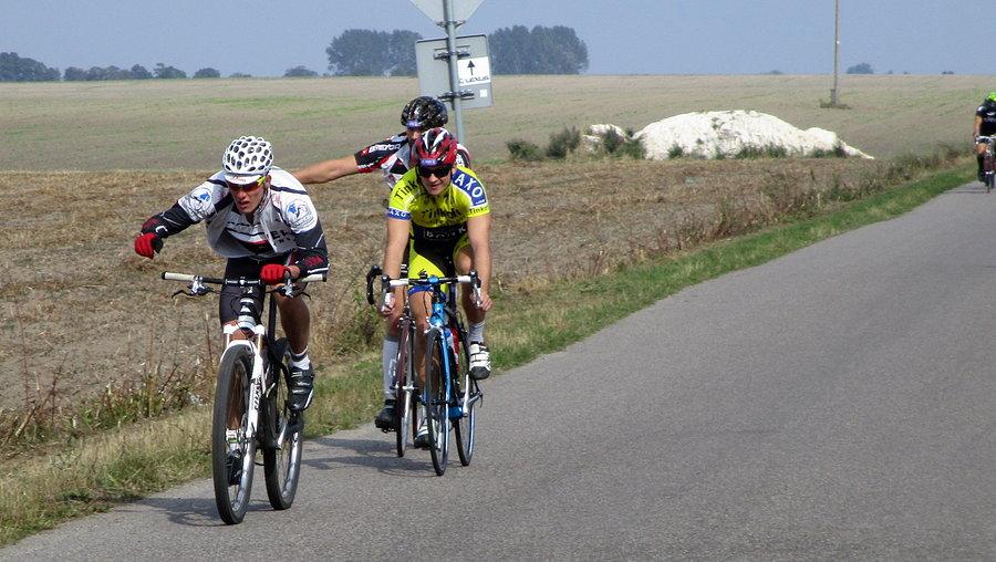 Drogbasowi się nudziło, więc wtopił się w peleton, tak ponad 40 km/h :)