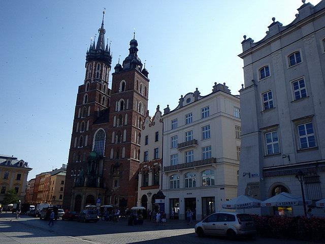 Bazylika Mariacka i sąsiednie kamienice