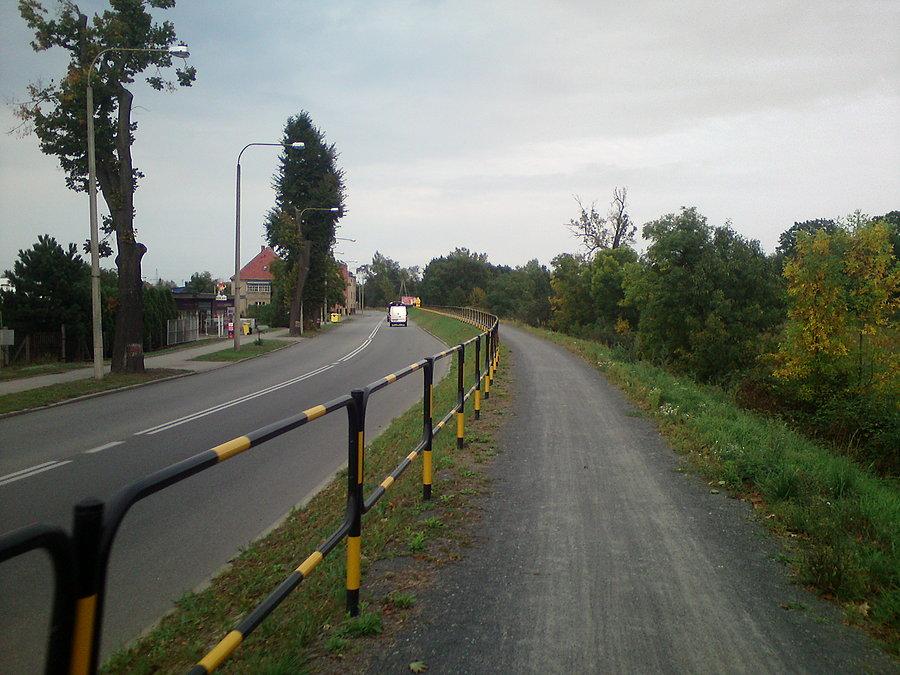 Świetna ścieżka rowerowa w kierunku centrum Kędzierzyna