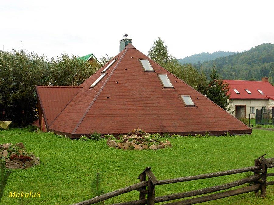 "piramidalny" dom