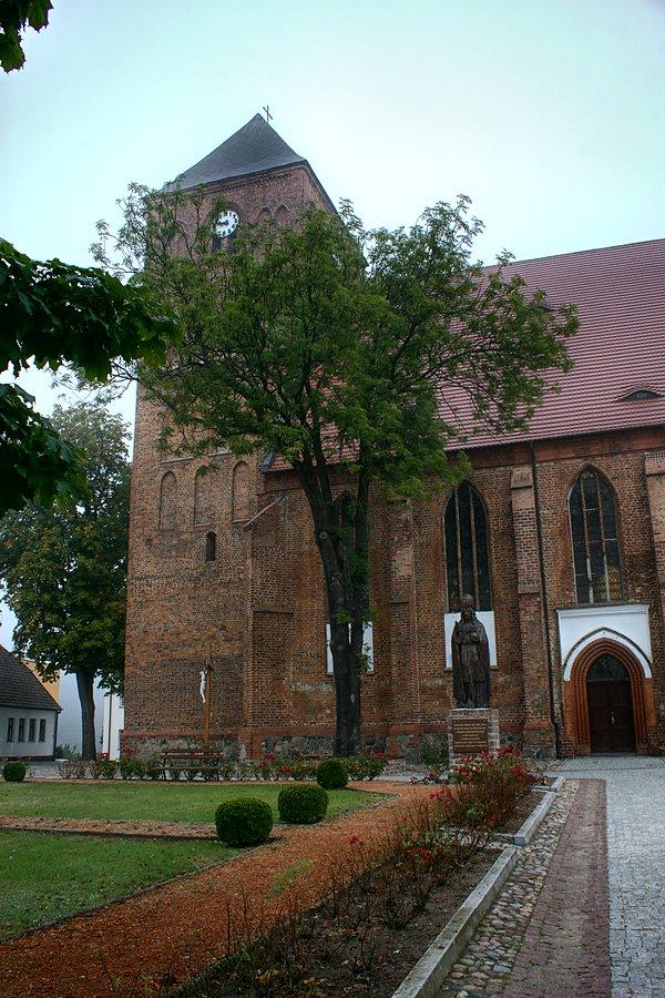 Gotycki kościół w Reczu