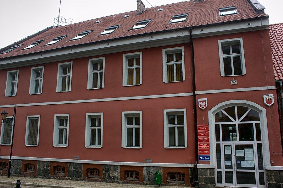 Neoromański ratusz e Reczu