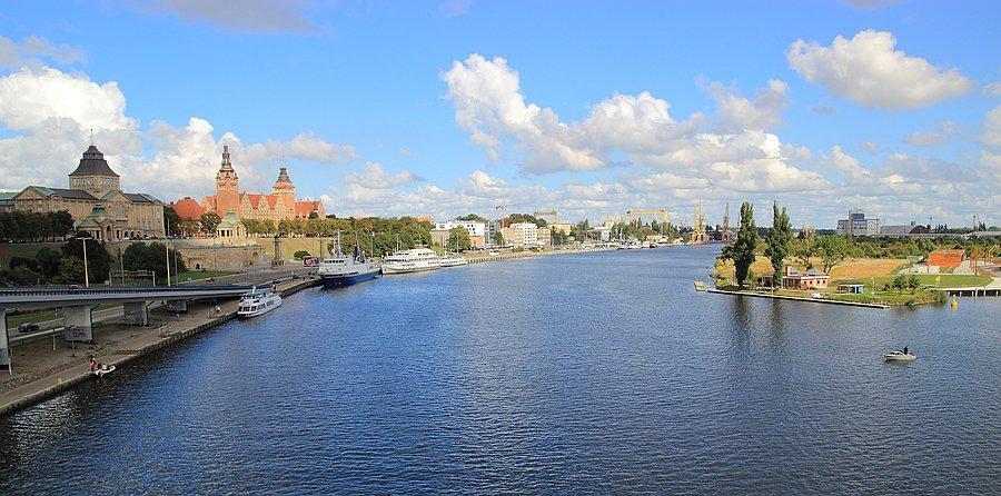 Szczecin z mostu nad Odrą