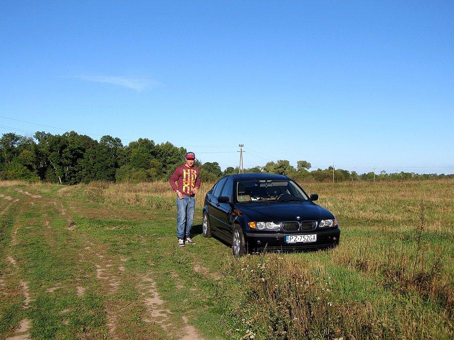 Auto zostawiam na łące i na punkt widokowy idziemy z buta ok.3km
