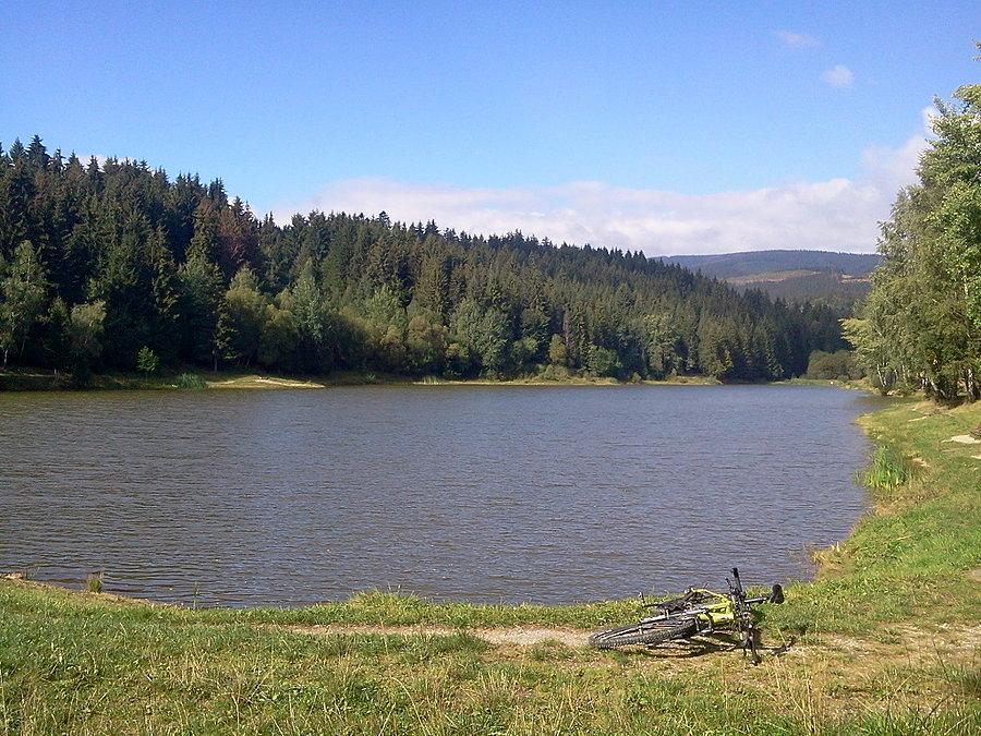 Nad jeziorkiem