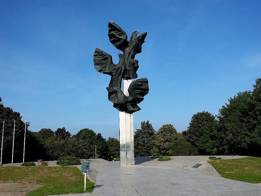 Pomnik Czynu Polaków