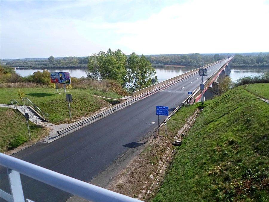 Most w Wyszogrodzie w pełnej krasie