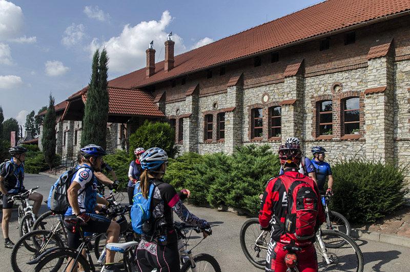 Przy zamku Wrochemów w Starych Tarnowicach