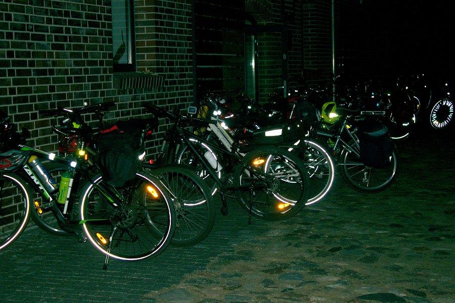 I w końcu nasze rumaki pod TOEE parkujemy :)