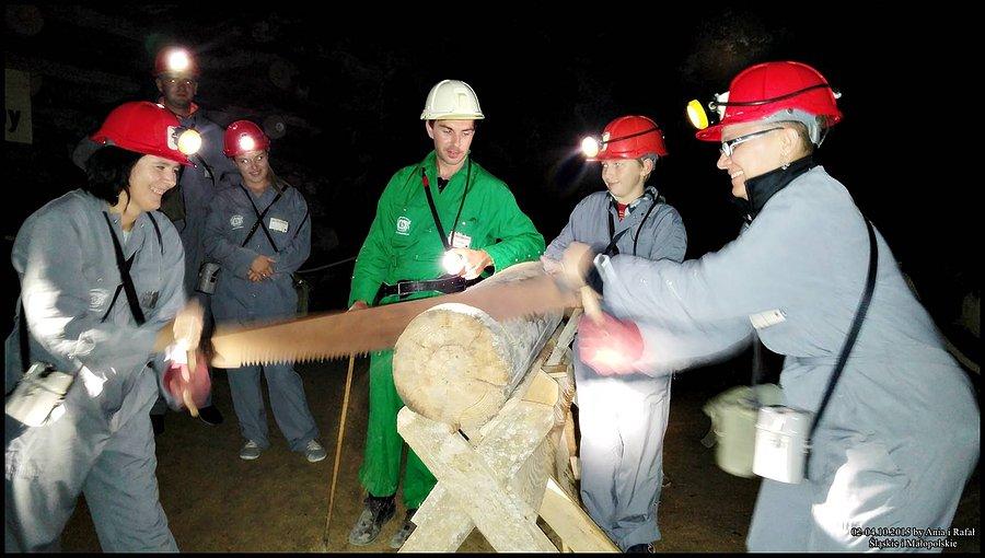 Kopalnia Soli w Wieliczce. Trasa Górnicza. Tniemy belki podtrzymujące strop :-)
