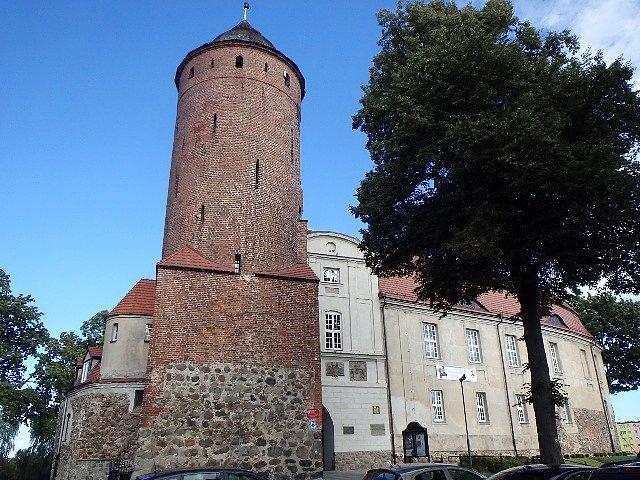 Zamek Joannicki w Świdwinie - widok od strony bramy wjazdowej