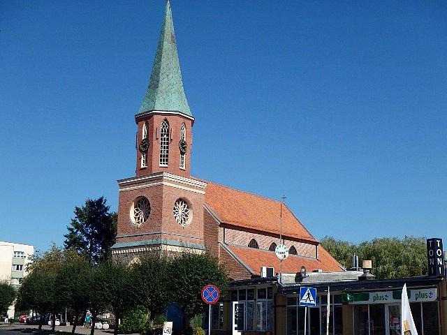 Kościół p.w. Najświętszego Serca Pana Jezusa w Łobzie