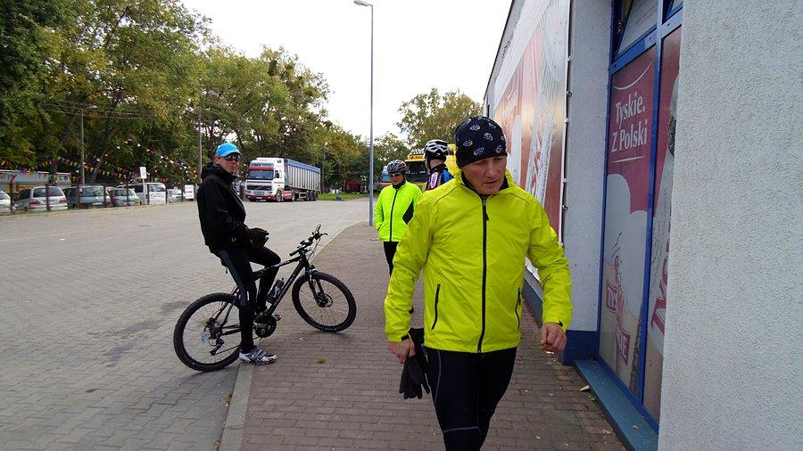 Dojechaliśmy do stacji paliw Bobryk w Płoni