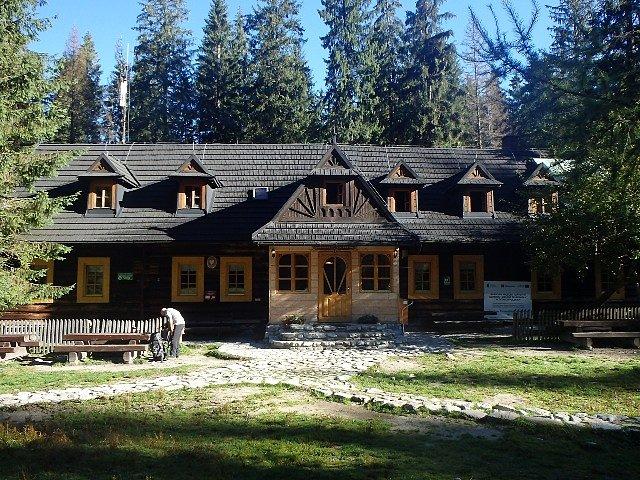 Schronisko PTTK w Roztoce im. W. Pola