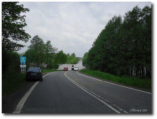 Rzut oka na rozlewisko od strony Pawłowic. Obie fotki zrobione zoomem, gdyż ochrona nie dopuszcza bliżej jak na 150 metrów