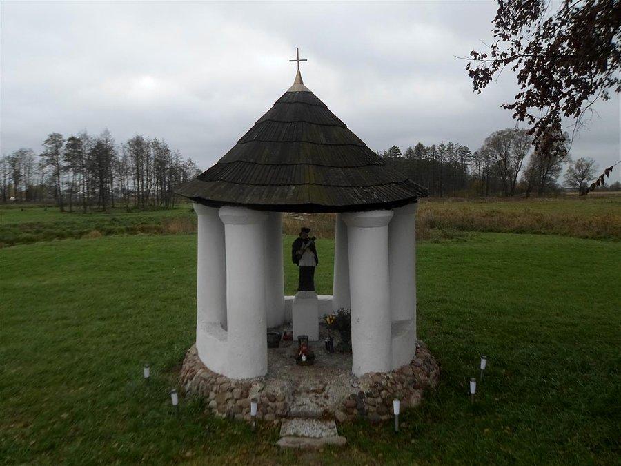 Nepomucen w Starej Suchej nad Liwcem
