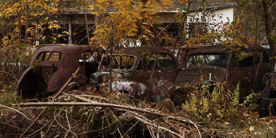 Cmentarz motoryzacji w Grodzisku Maz