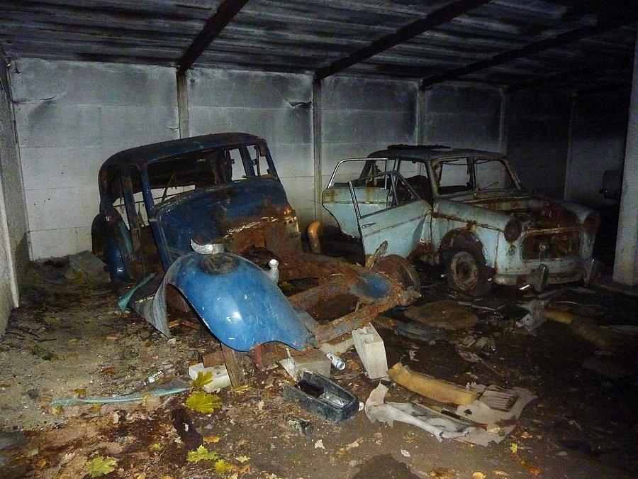 Cmentarz samochodów w Grodzisku Maz