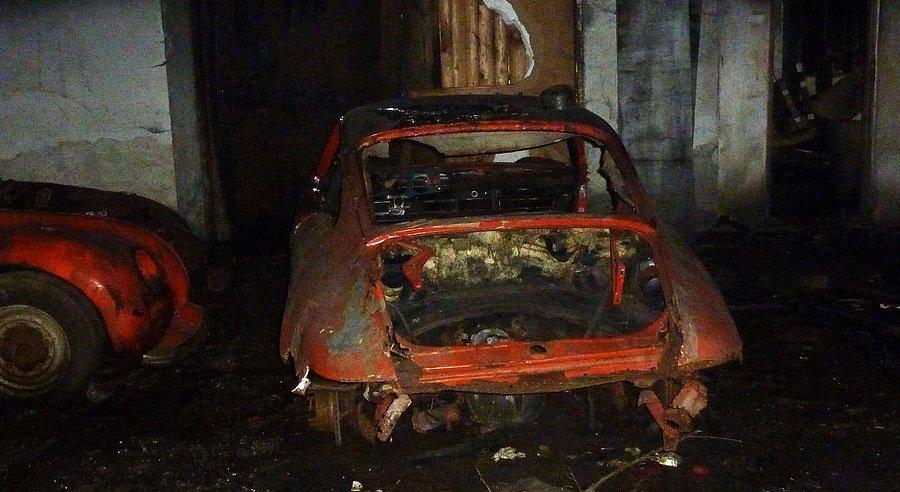 Cmentarz samochodów w Grodzisku Maz