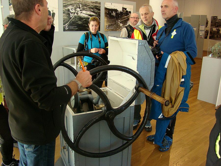 Rajd Gdynia- Toruń Fundacji NNT . Zwiedzanie Muzeum Marynarki Wojennej w Gdyni