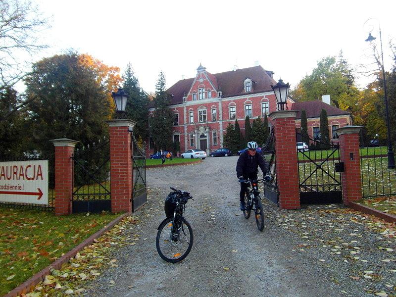 Pałac w Leźnie