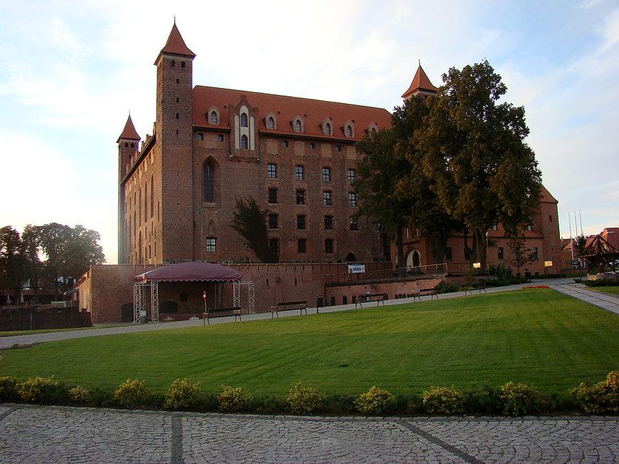 Rajd Gdynia Toruń z Fundacją NNT. Dzień drugi - zamek Gniew