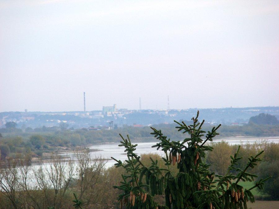 Rajd Gdynia Toruń z Fundacją NNT. Dzień drugi - widok spod zamku w Gniewie tylko nie wiem na jakie miasto w oddali