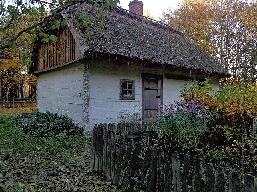 Chata kampinoska w Granicy - zrekonstruowane siedlisko puszczańskie