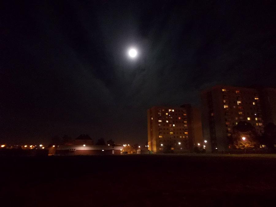 Księżyc nad Zatorzem