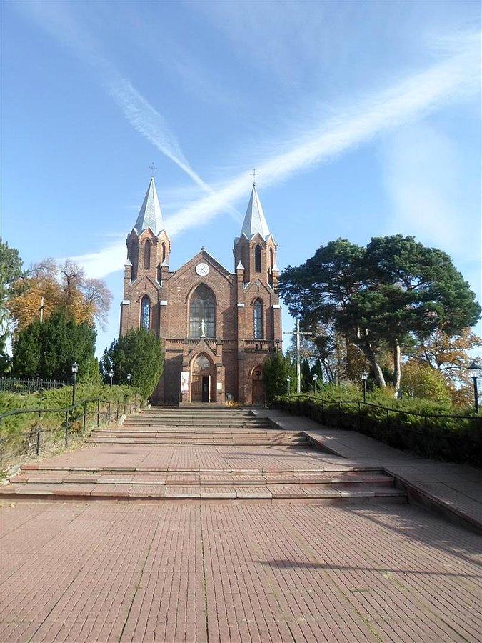 Skrzyżowane nad kościołem w Leoncinie