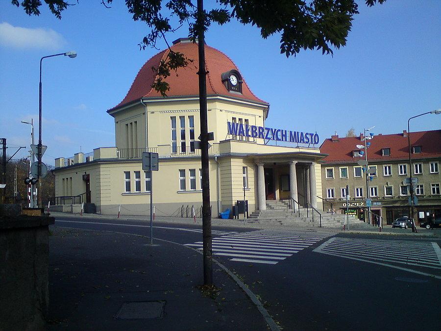 Wałbrzych Miasto, początek części pieszej