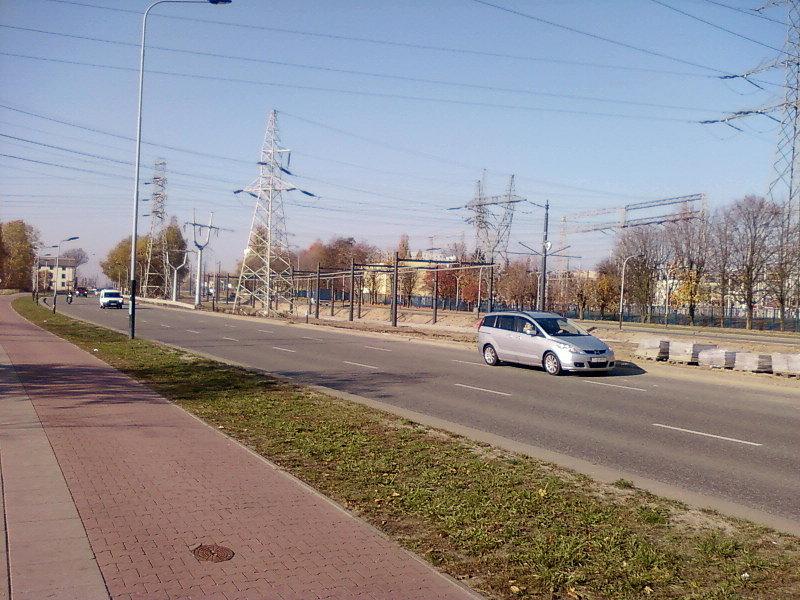 Torowisko pod linią wysokiego napięcia
