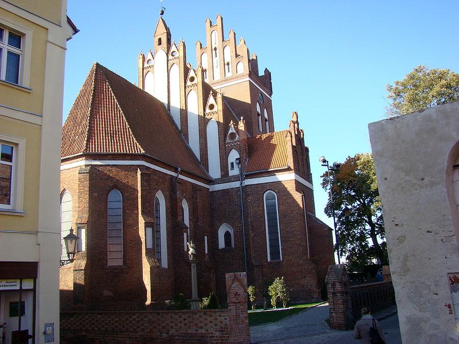 Rajd Gdynia Toruń z Fundacją NNT. Dzień trzeci.Zwiedzamy rynek w Gniewie