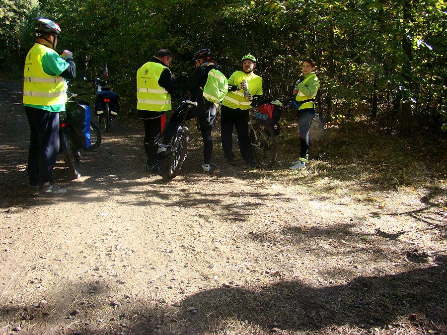 Rajd Gdynia Toruń z Fundacją NNT. Dzień trzeci. Przerwa na uzupelnienie kalorii i płynów