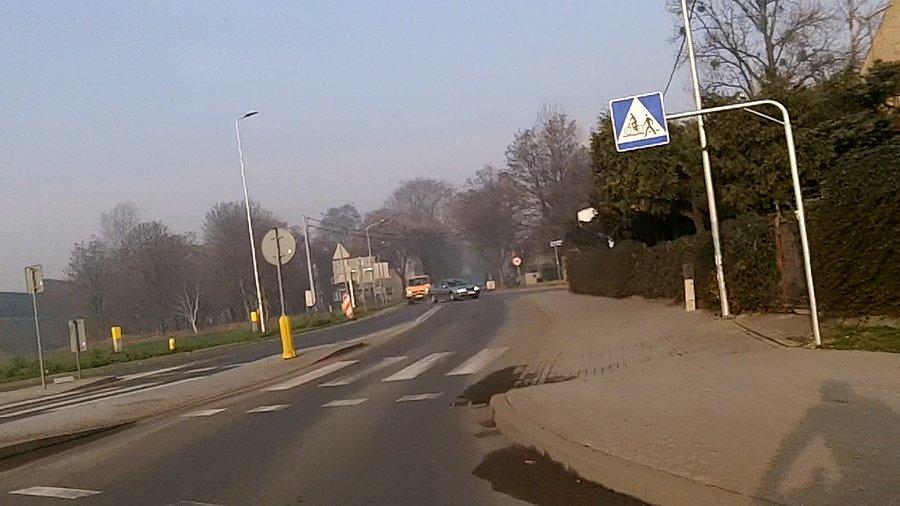 Znak też zaskakuje, jakoś nijak ma się to do znaków poziomych