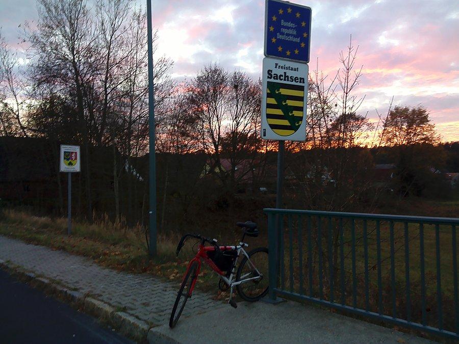 Biało-czerwony najeźdźca :)