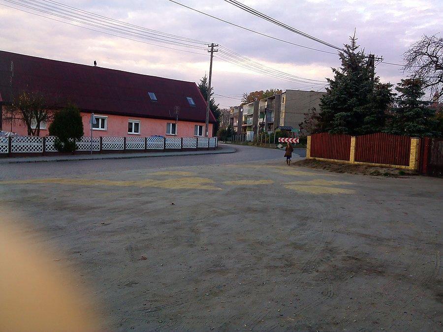 Centrum Lipnej. W tym miejscu operator już wita "Witamy w Niemczech, blabla..." - 3 km od granicy!