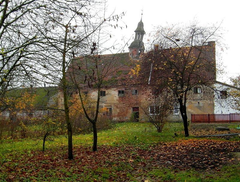 Spichlerz zespołu pałacowo parkowego w miejscowości Śliwice