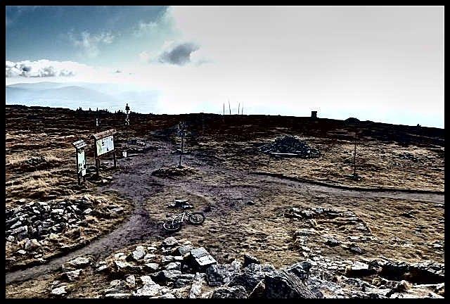 Widok z ruin wieży widokowej na Śnieżniku