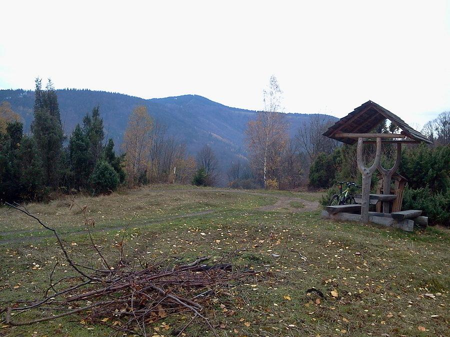 Groniczek 580 m. Fajne miejsce na ognisko z widokiem na Kozubową