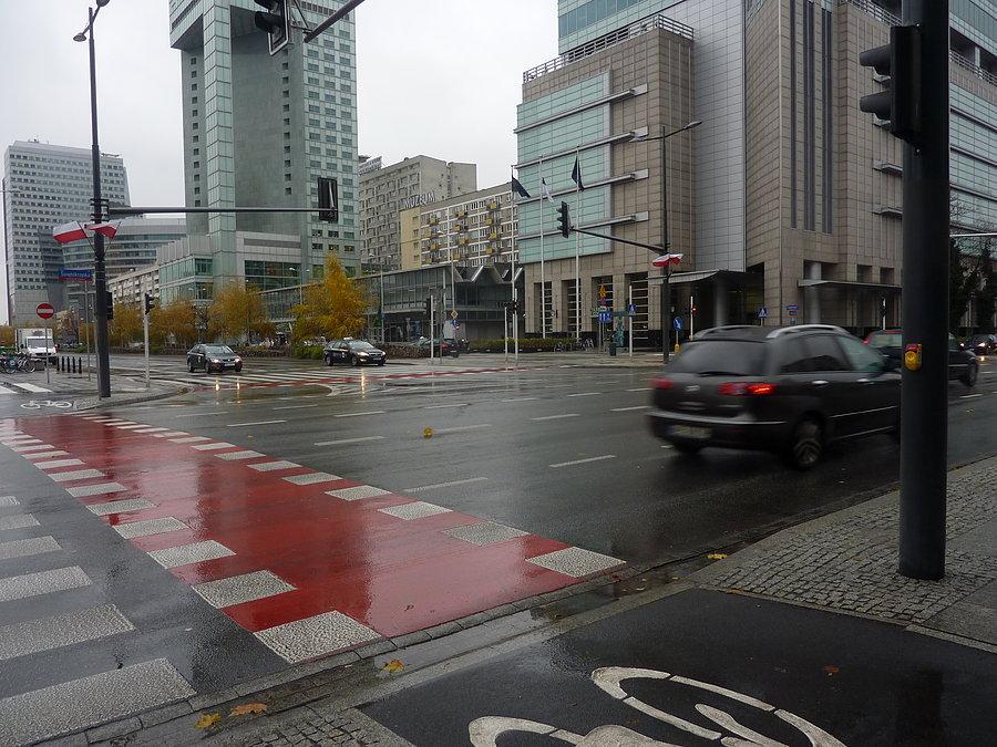 Skrzyżowanie Emili Plater i Świętokrzyskiej