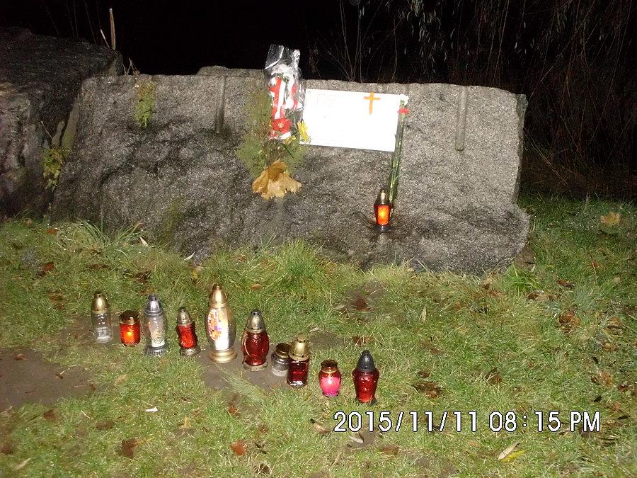 W parku Śląskim - pomnik ku czci ofiar katastrofy pod Smoleńskiem z 10 kwietnia 2010r
