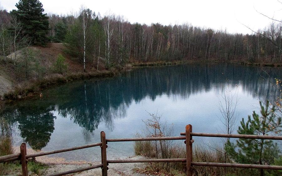 Dawna kopalnia węgla brunatnego. Fajny kolor zbiornika
