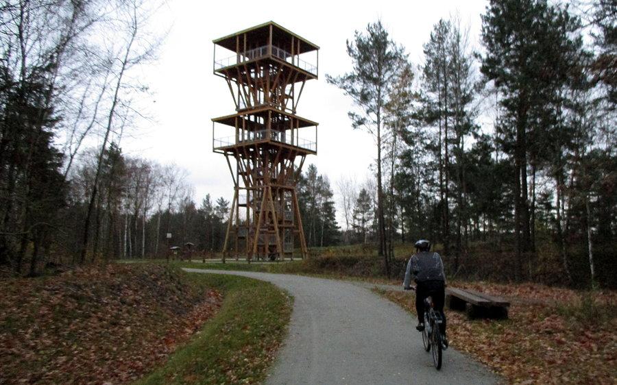 Atrakcja wycieczki. Wieża widokowa na wysokości 148 m.n.p.m