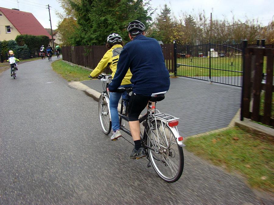 Szczeciński rowerowy Hubertus 2015 . I już jesteśmy w Tanowie. Maciek ze "swoim " pilotem. A właściwie to pilot ze swoim Maćkiem