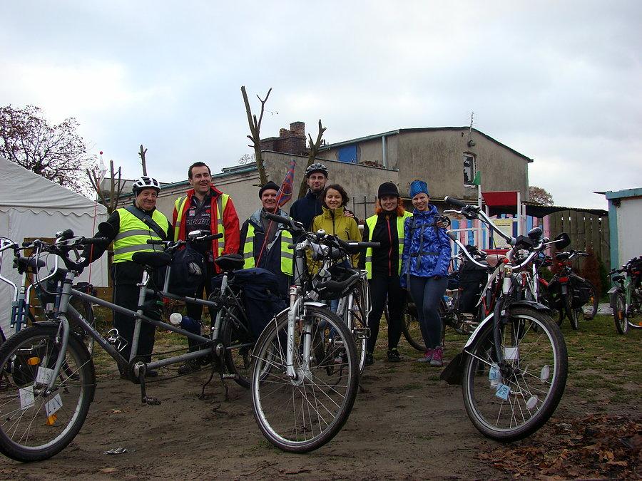 Szczeciński rowerowy Hubertus 2015. Nasze tandemy z Nami w tle